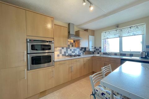 2 bedroom apartment to rent - Higher Lincombe Road, Torquay, Devon, TQ1