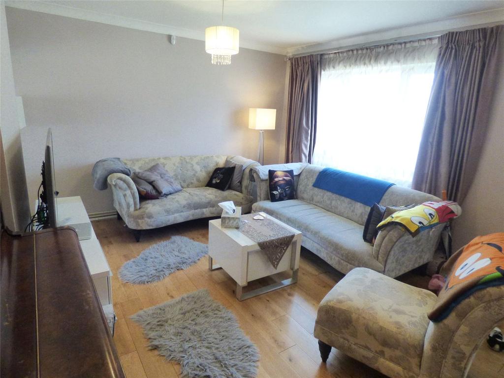 Norbury Grove, London, NW7 4 bed terraced house £2,300 pcm (£531 pw)