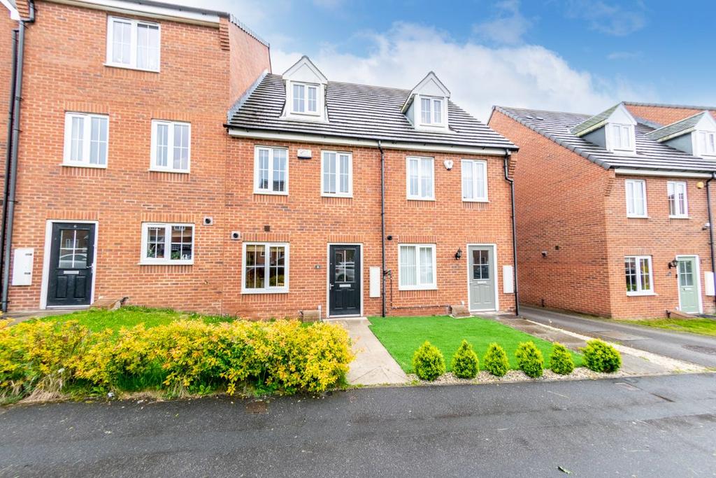 Oak Drive, Leeds 3 bed townhouse £215,000