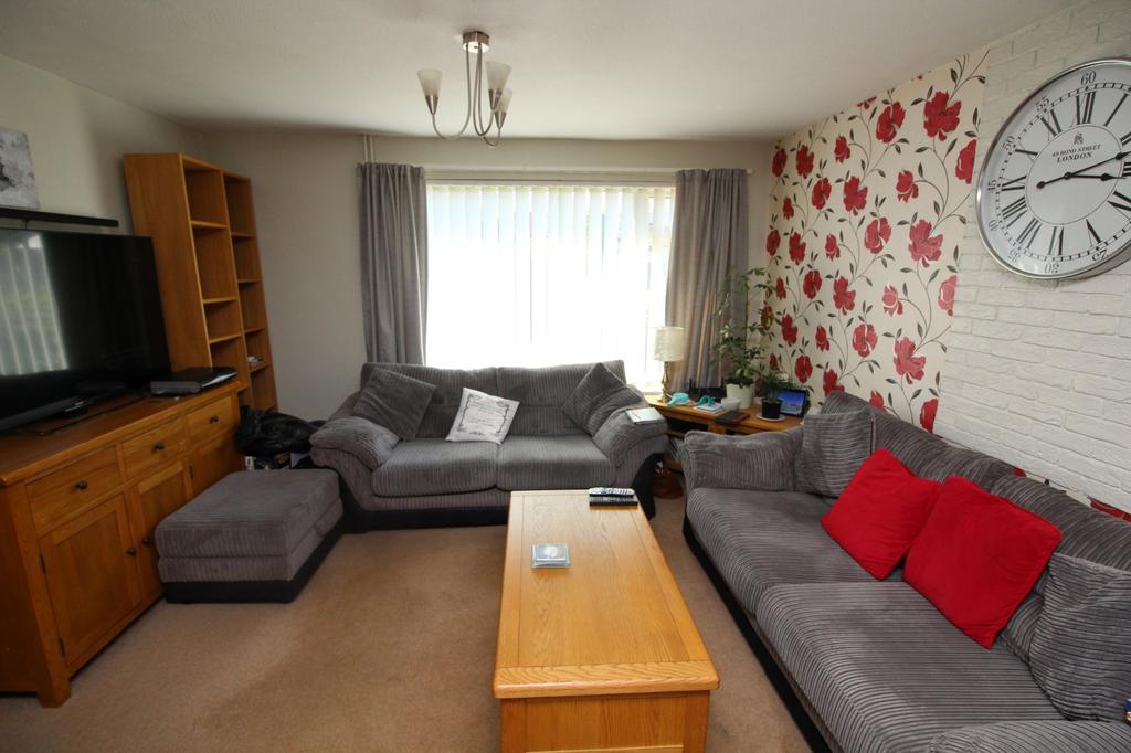 Dunster Gardens, Nailsea, North... 3 bed semidetached house £1,000