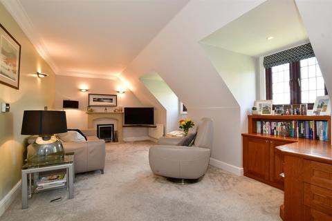 8 Ashurst Place, Dorking, RH4 1QY