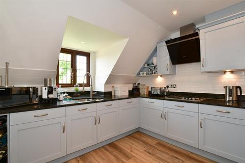 8 Ashurst Place, Dorking, RH4 1QY