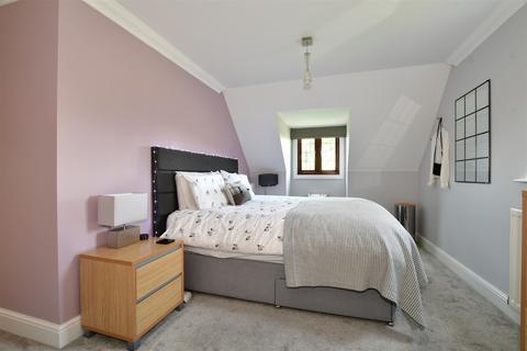 8 Ashurst Place, Dorking, RH4 1QY