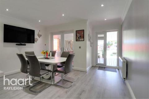 4 bedroom detached house to rent - Hamstel Road, Southend-on-Sea