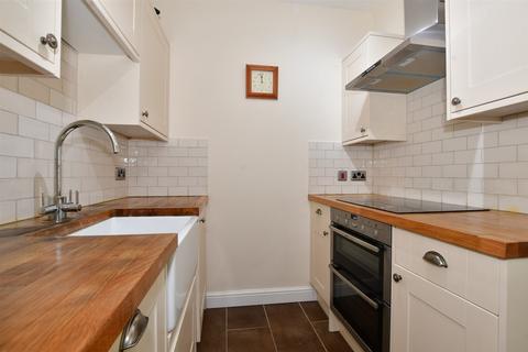 2 bedroom ground floor maisonette for sale - Dawes Green, Leigh, Reigate, Surrey