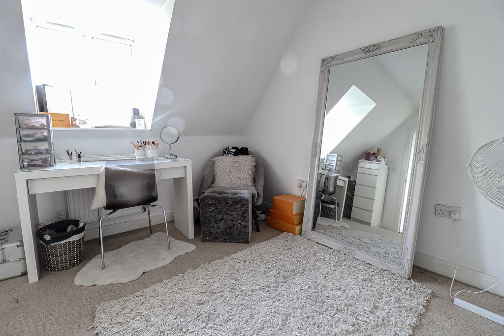 Bedroom 5 (Double)