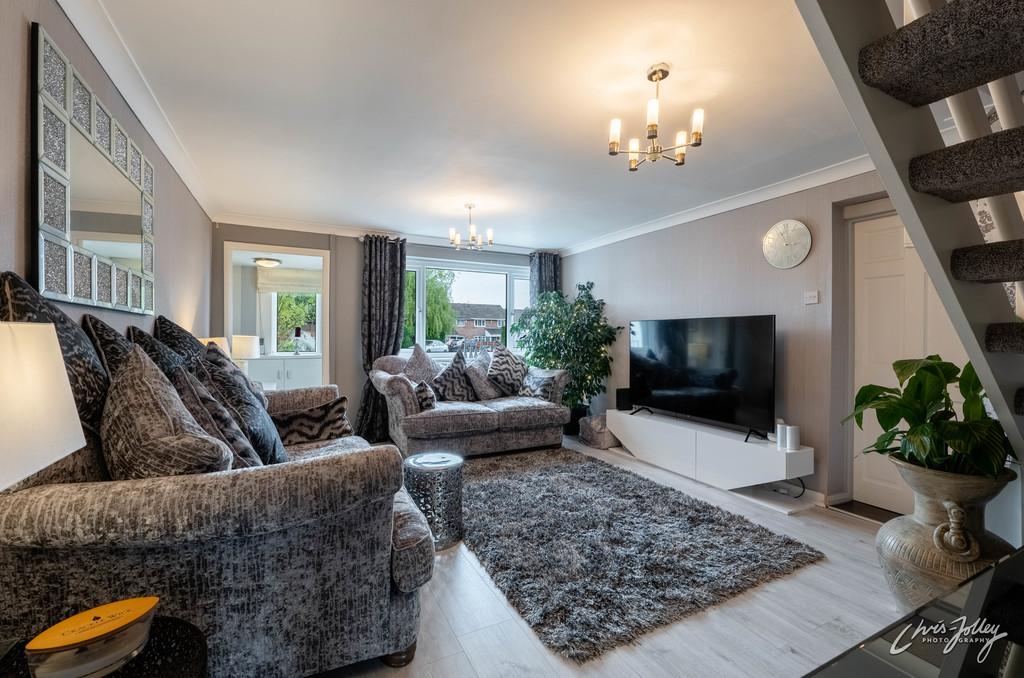 Peregrine Road, Offerton, Stockport SK2 5UR 2 bed semidetached house