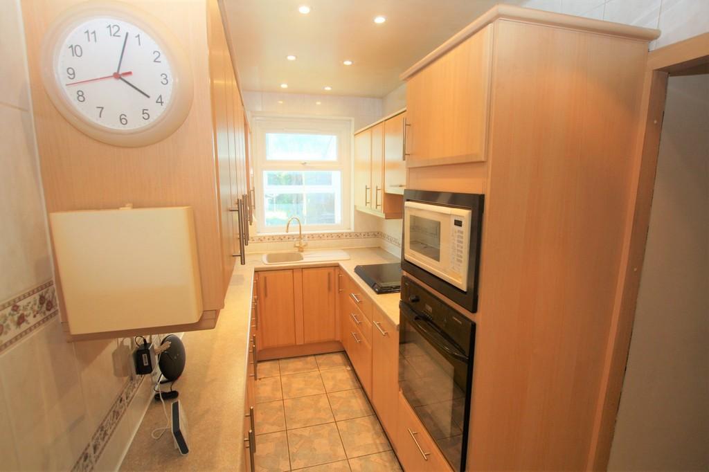 Denham Crescent, Mitcham 4 bed semidetached house £545,000