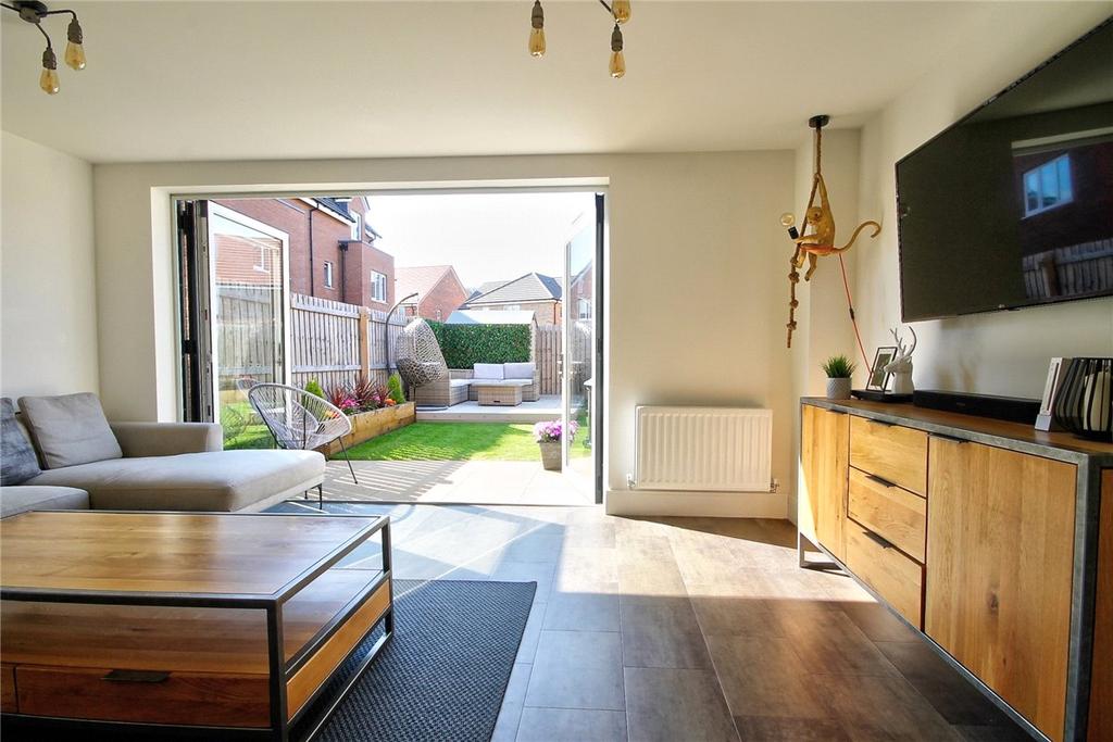 Warley Close, Chester Le Street... 3 bed semidetached house £235,000