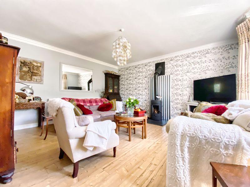 5 Priory Avenue, Bridgend, CF31 3LP 6 bed semidetached house £435,000