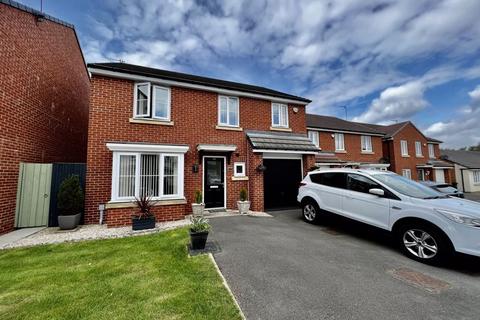 4 bedroom detached house for sale - Ministry Close, Benton