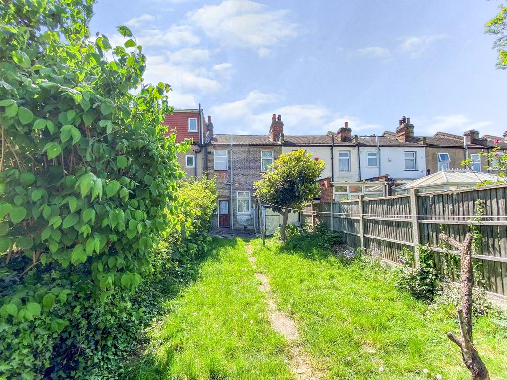 Windsor Road, ILFORD, IG1 3 bed terraced house £450,000