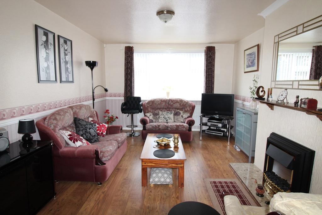 Westburn Avenue, Keighley, BD22 3 bed semidetached house £159,995