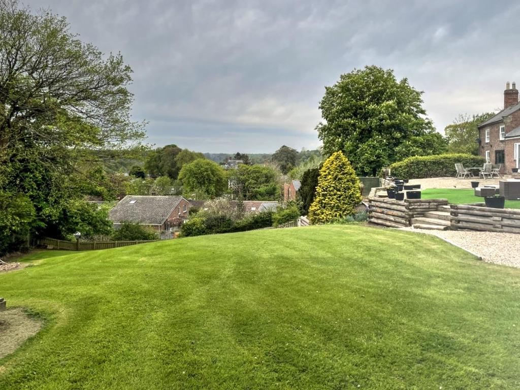 Cottingwood Lane, Morpeth 5 bed semidetached bungalow £450,000