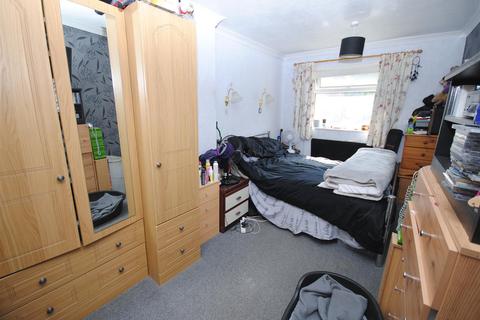 53 Acaster Drive, Garforth, Leeds, LS25 2BH