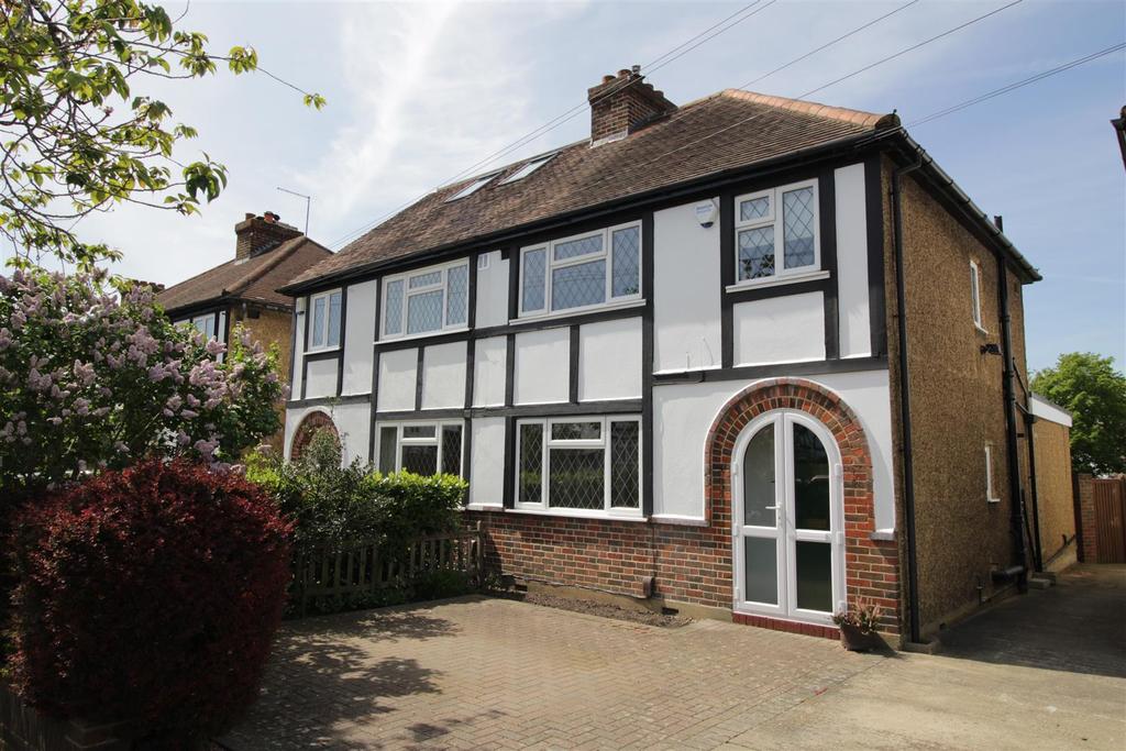 Pams Way, Ewell Court, Ewell 3 bed semidetached house £600,000