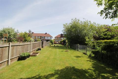 42 Pams Way, Epsom, KT19 0HX