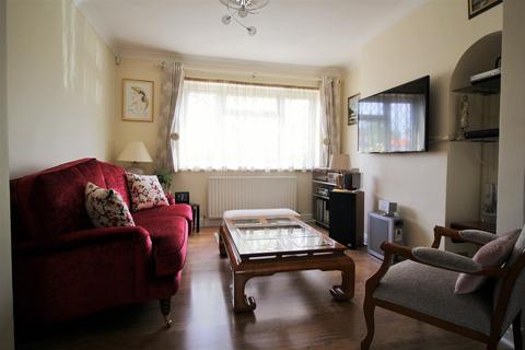 42 Pams Way, Epsom, KT19 0HX