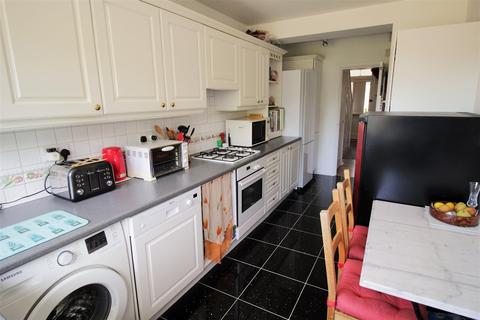 42 Pams Way, Epsom, KT19 0HX