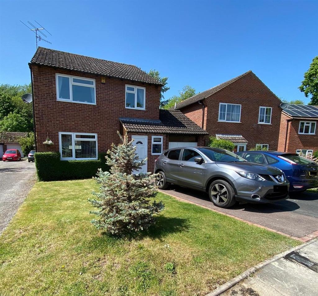 Giffard Drive, Welland, 3 bed detached house £300,000