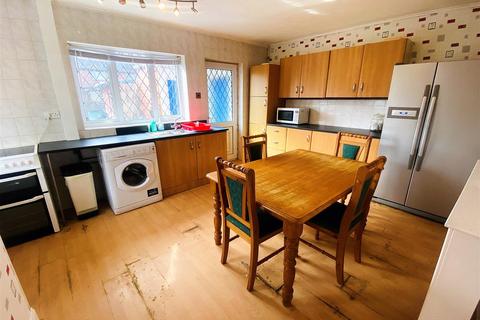 12 Abbots Road, Selby, YO8 8AU