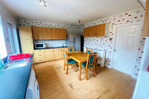 12 Abbots Road, Selby, YO8 8AU