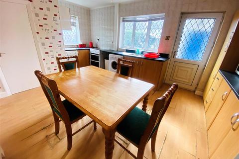 12 Abbots Road, Selby, YO8 8AU