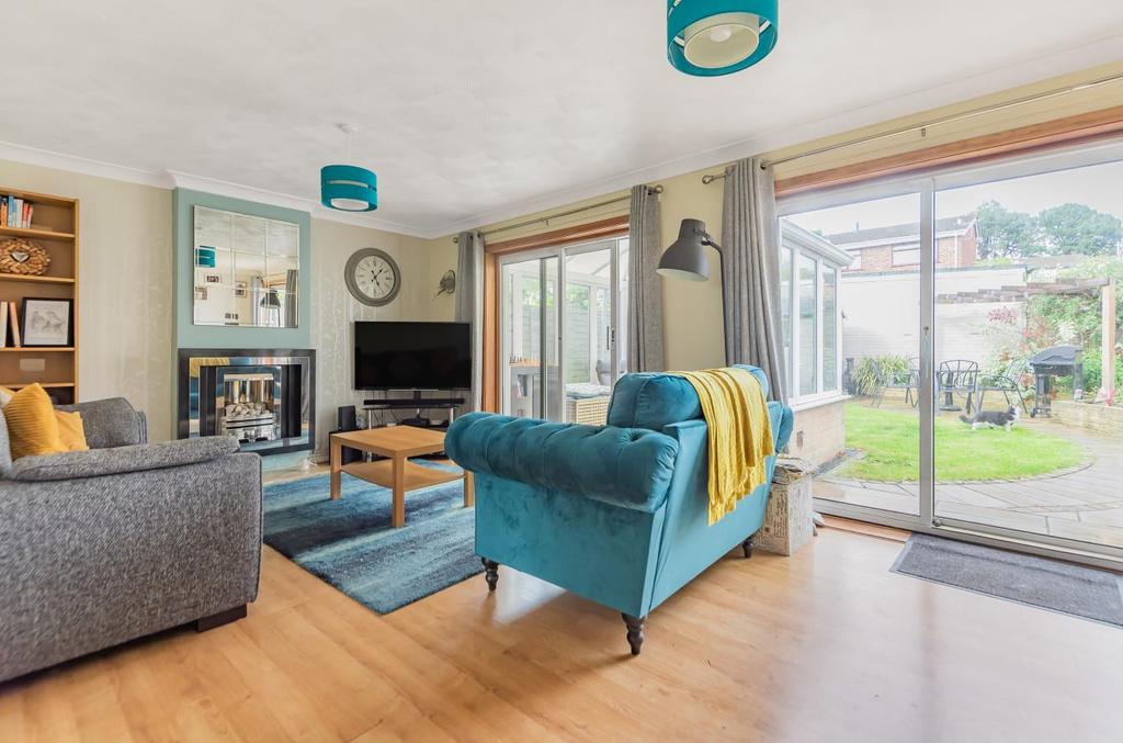Bodycoats Road, Chandler's Ford 3 bed end of terrace house £365,000