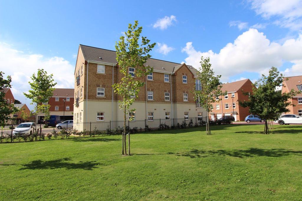 Drakes Avenue, Leighton Buzzard 2 bed flat £875 pcm (£202 pw)