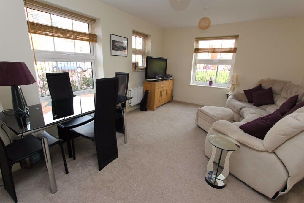 Drakes Avenue, Leighton Buzzard 2 bed flat £875 pcm (£202 pw)