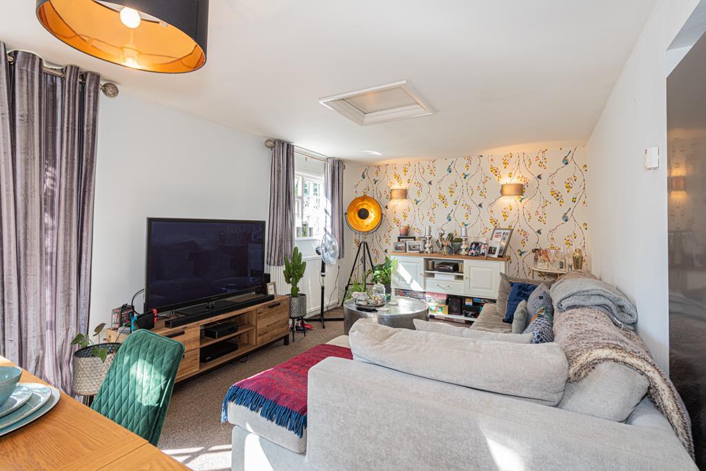 Bracken Path, Epsom 2 bed detached bungalow £420,000