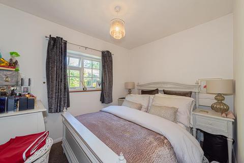83 Bracken Path, Epsom, KT18 7SZ