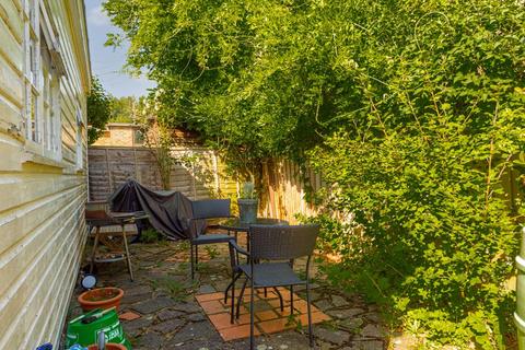 83 Bracken Path, Epsom, KT18 7SZ
