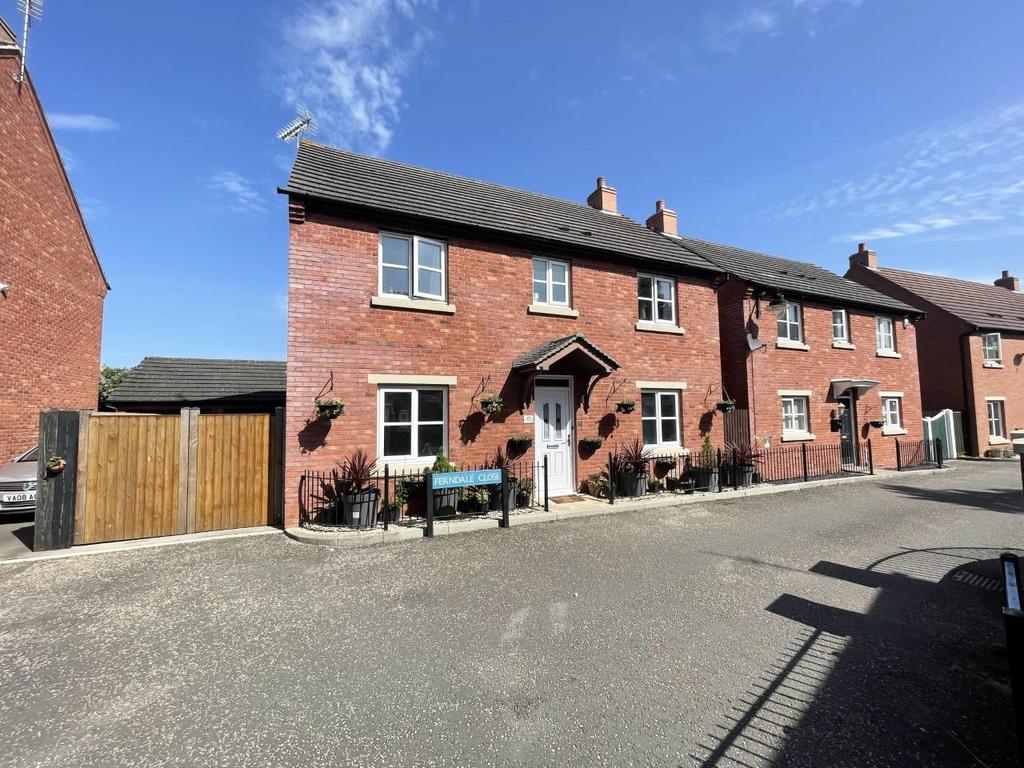 Ferndale Close, Longlevens, Gloucester 4 bed detached house £399,950