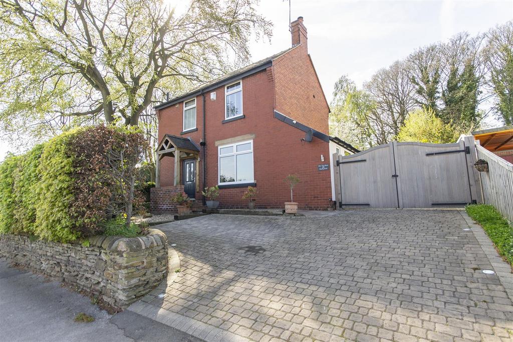Handley Road, New Whittington, Chesterfield 4 bed detached house for