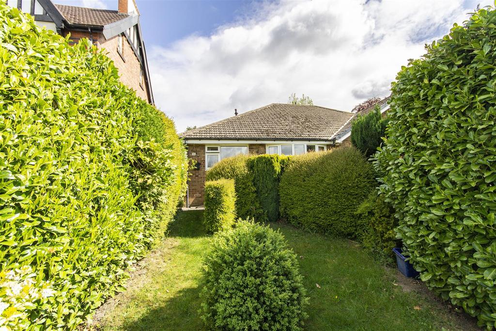 Ashgate Road, Ashgate, Chesterfield 2 bed semidetached bungalow £50,000