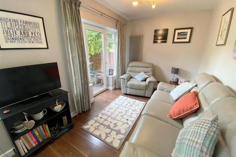 3 bedroom semi-detached house for sale - Bromley Road, Macclesfield