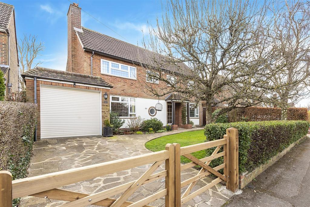 Grasmere Avenue, Harpenden 4 bed detached house for sale £1,800,000