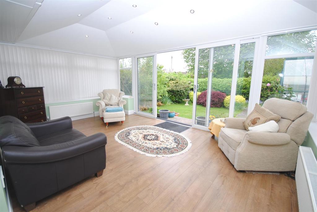 7barrowbyroadlivingroom.JPG