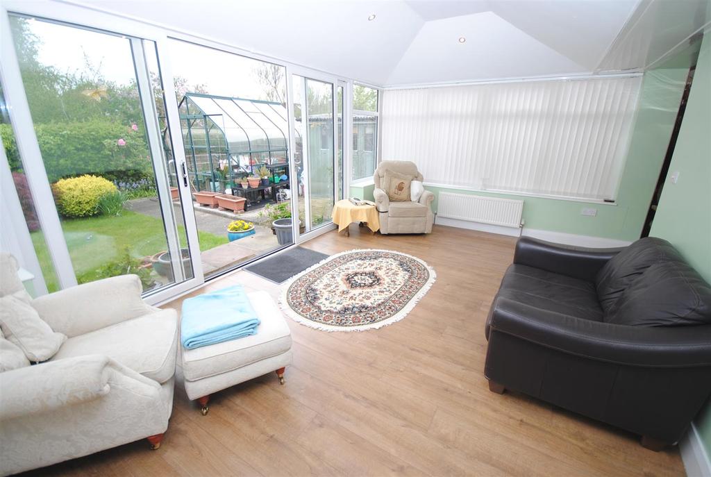 7barrowbyroadlivingroom2.JPG