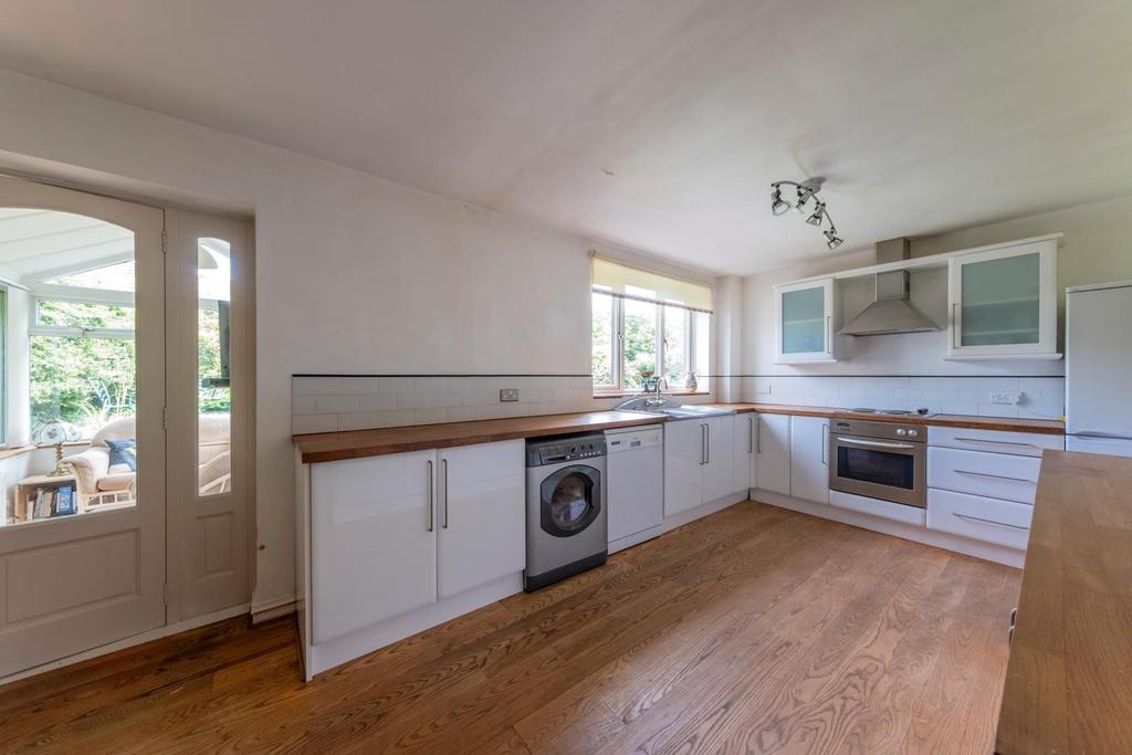 26 Edgewell Lane-002.JPG