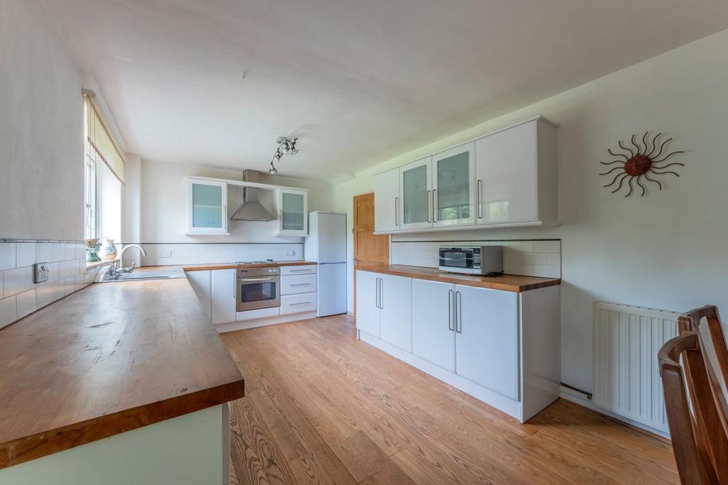 26 Edgewell Lane-003.JPG