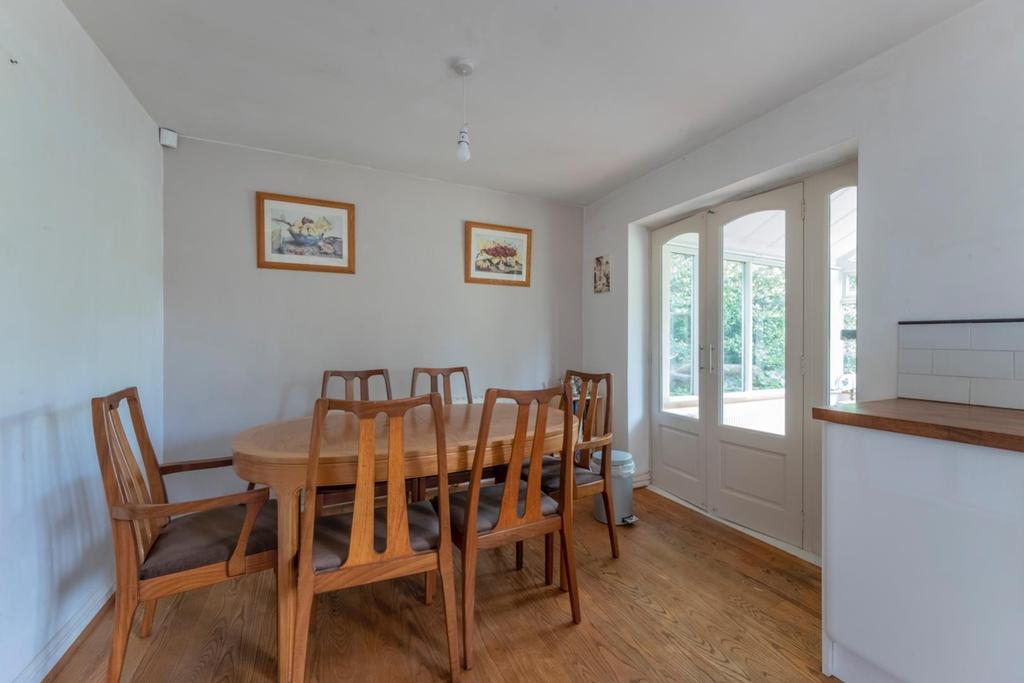 26 Edgewell Lane-004.JPG