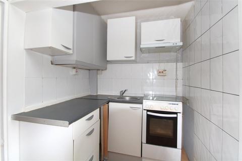 8 Dilhorne Close, London, SE12 0BL