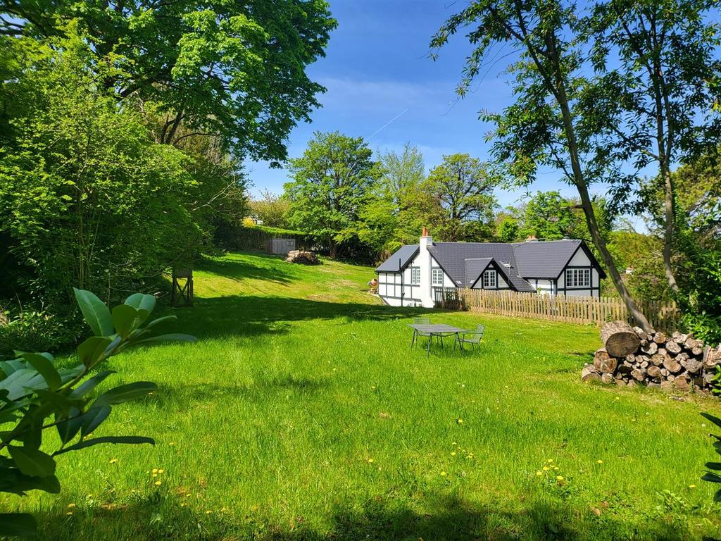 Weald Way, Caterham 5 bed house £1,350,000