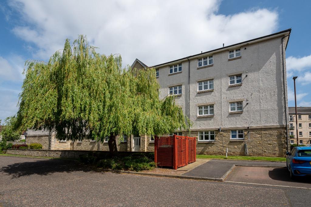 New Orchardfield, Edinburgh, EH6 2 bed flat £950 pcm (£219 pw)