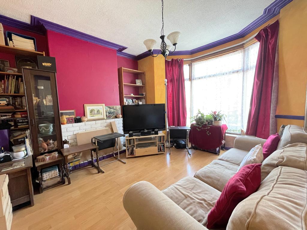 Broomfield Street,Caerphilly,CF83 1FY 4 bed terraced house £175,000