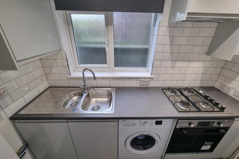 undefined, Popes Grove, Twickenham