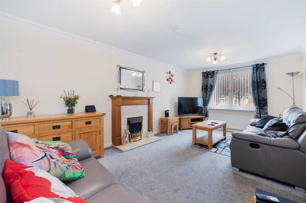 6 Callander Terrace, Dunfermline, KY11 8EY 4 bed detached house £285,000
