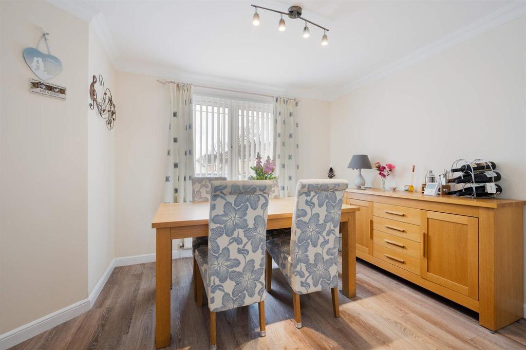6 Callander Terrace, Dunfermline... 4 bed detached house £285,000
